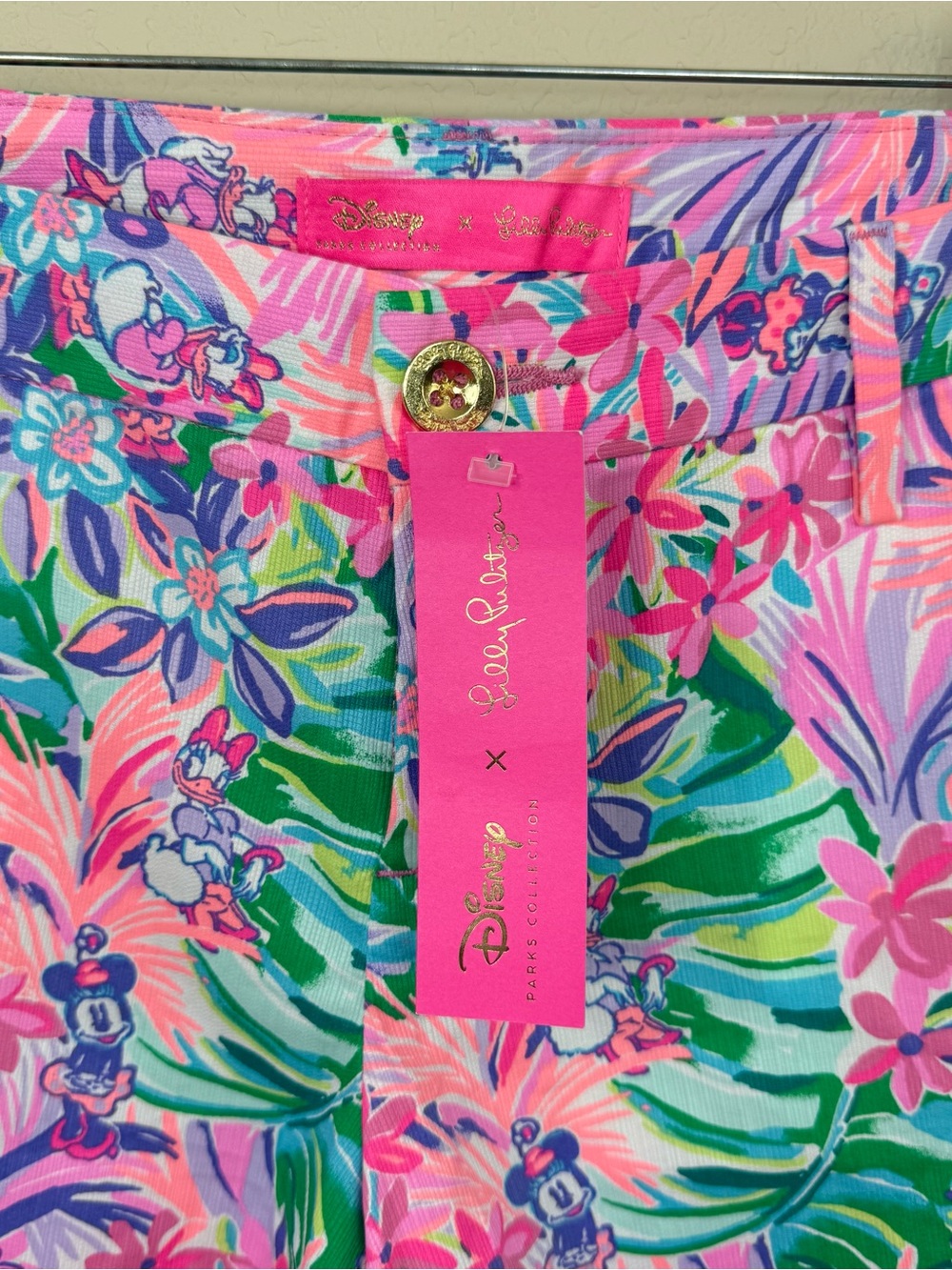 NWT Lilly Pulitzer Disney Dreamin Callaha Shorts Sz 10 Minnie Daisy Duck Flora - Picture 8 of 16